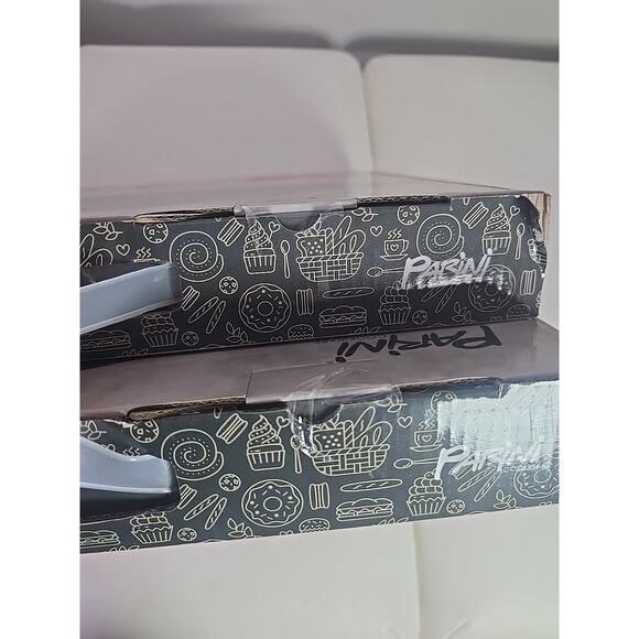 2 NEW Parini Stoneware Muffin Cupcake Pans 12 Cup Stone Stoneware NEW IN BOX - Picture 7 of 7